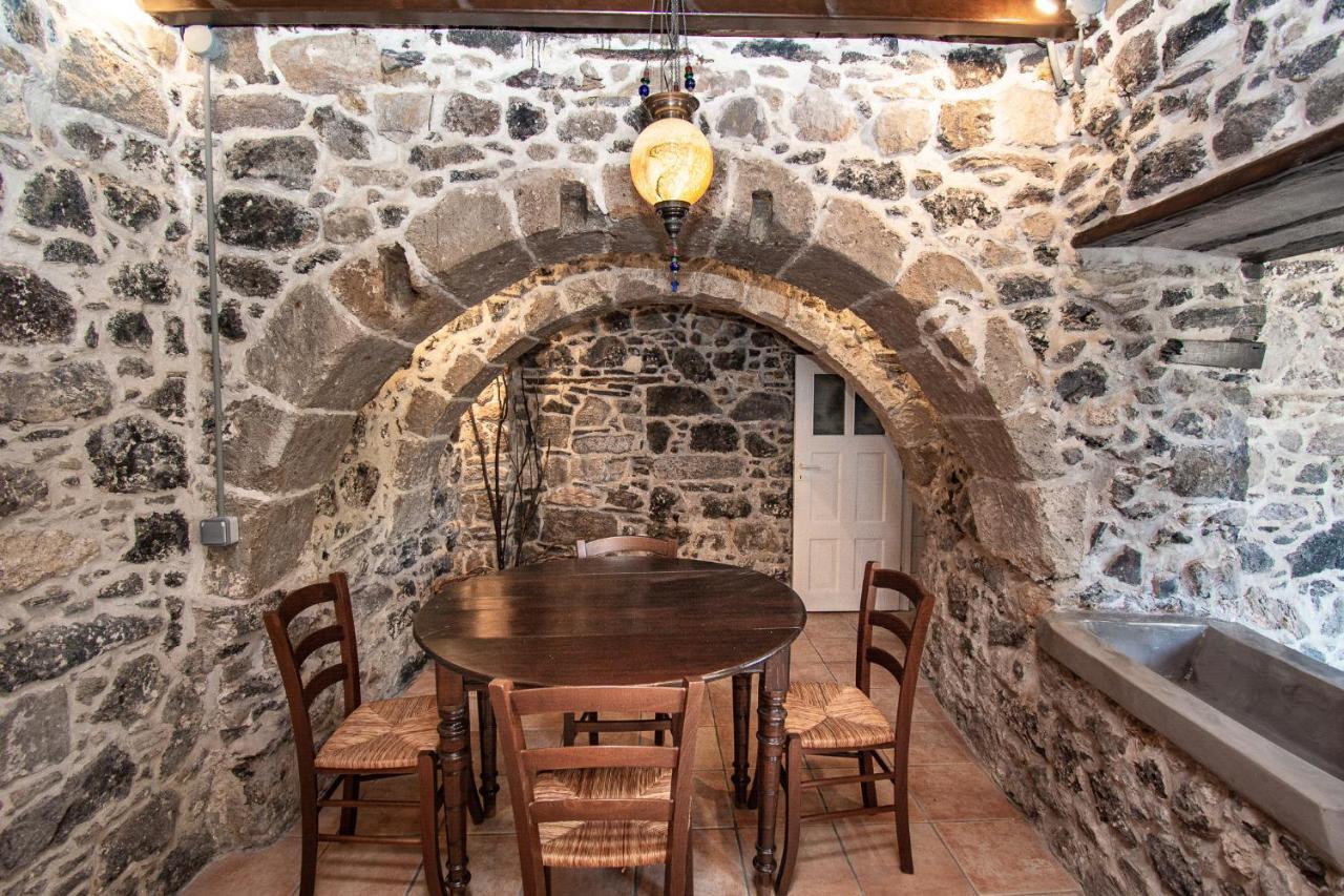 Apartament Plousiadi΄s Stone House Skála Zewnętrze zdjęcie