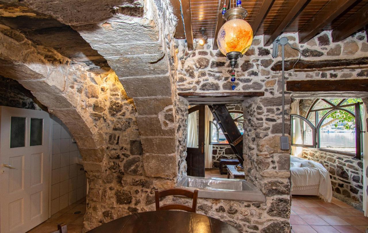 Apartament Plousiadi΄s Stone House Skála Zewnętrze zdjęcie