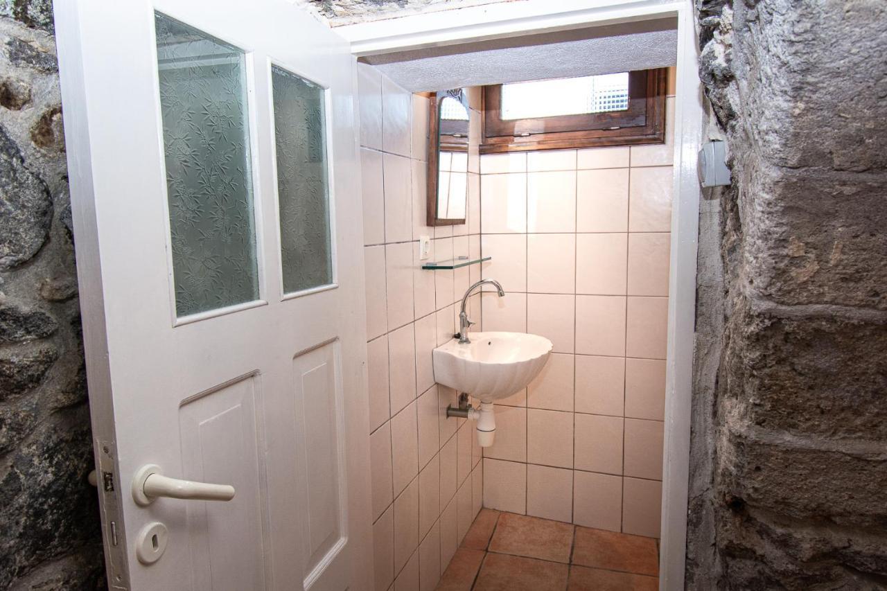Apartament Plousiadi΄s Stone House Skála Zewnętrze zdjęcie