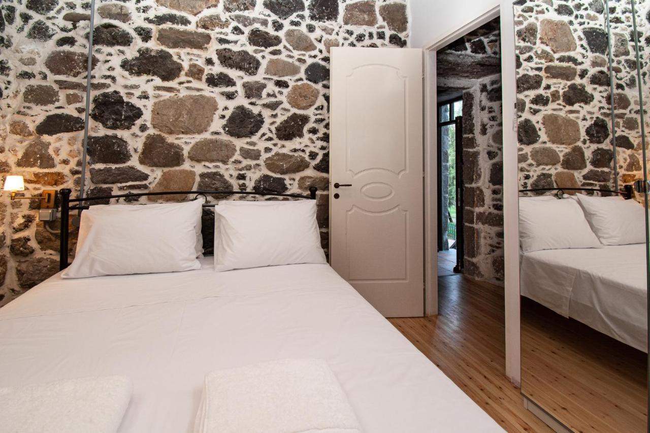 Apartament Plousiadi΄s Stone House Skála Zewnętrze zdjęcie